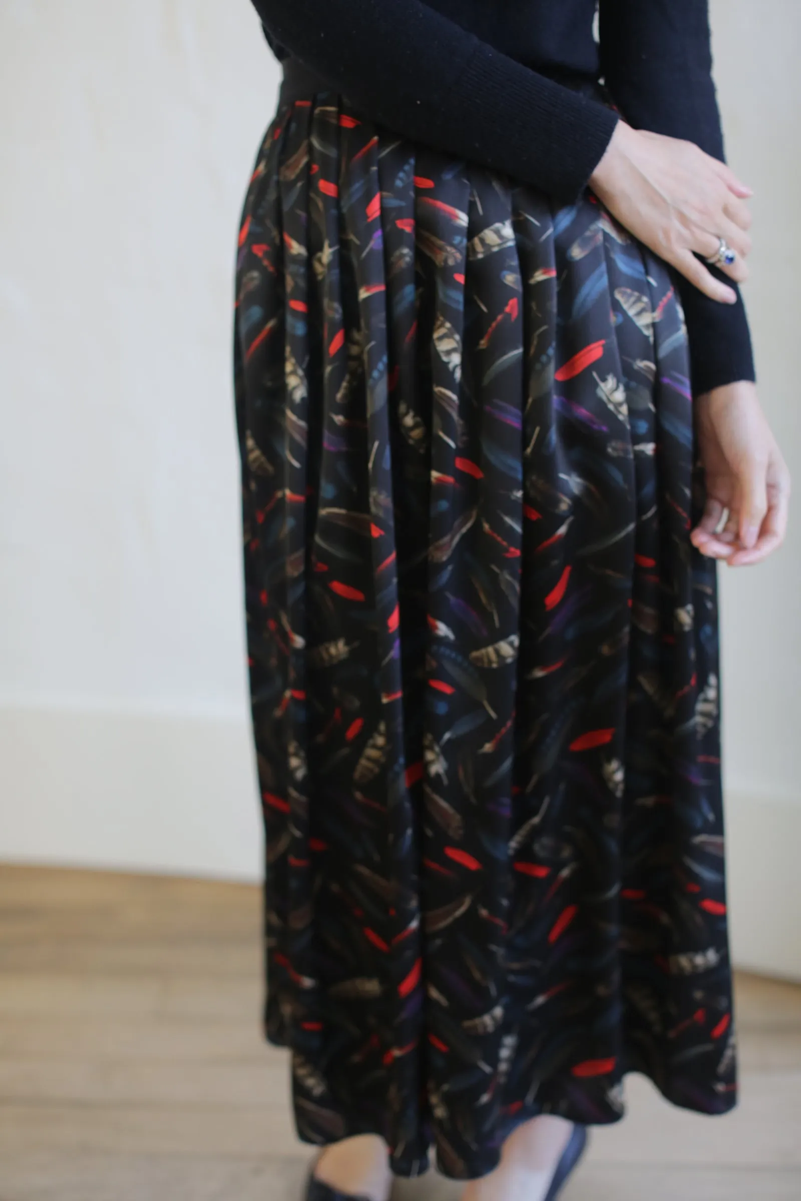 Silk Charmeuse Pleated Wrap Skirt | Feather Print Black