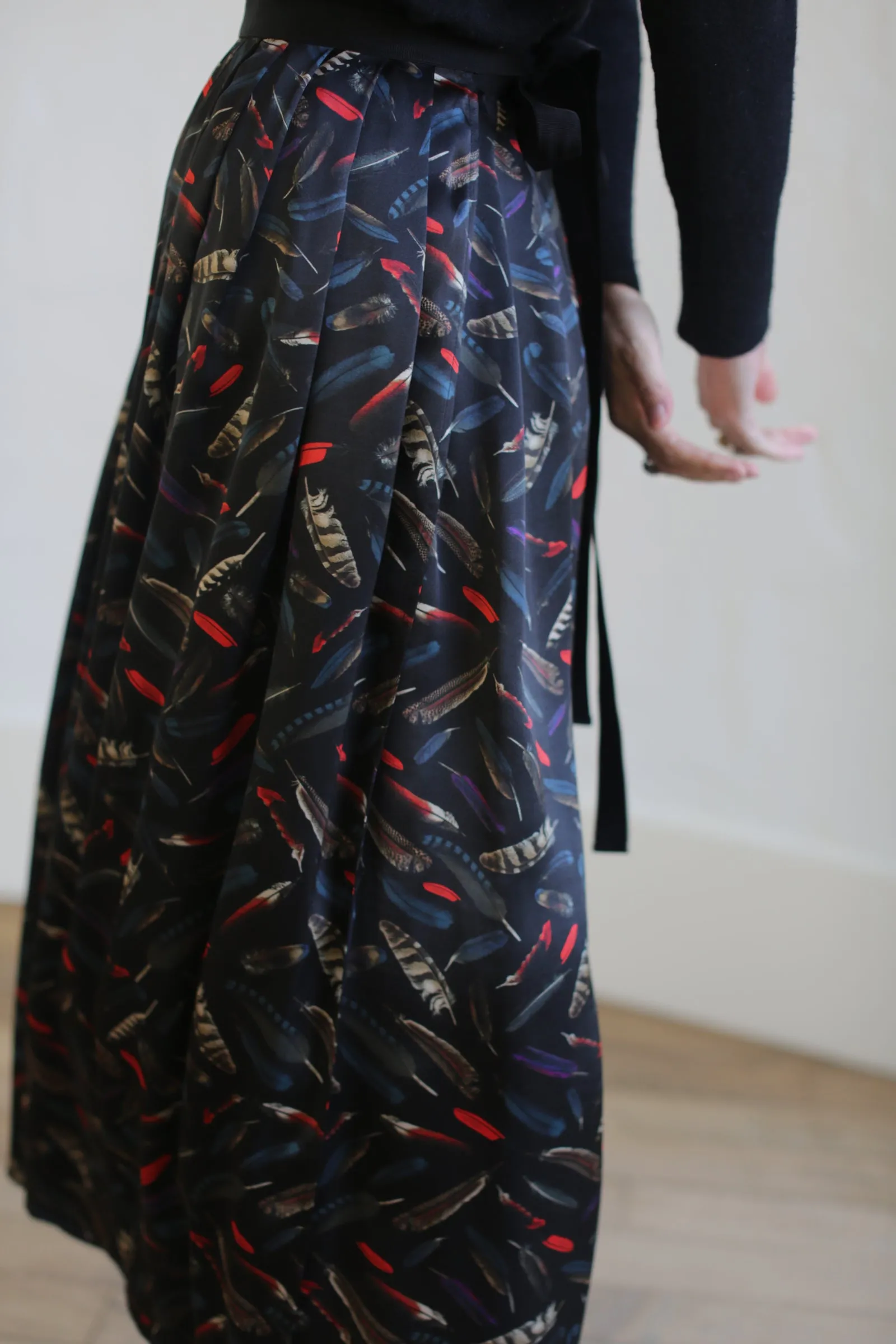 Silk Charmeuse Pleated Wrap Skirt | Feather Print Black