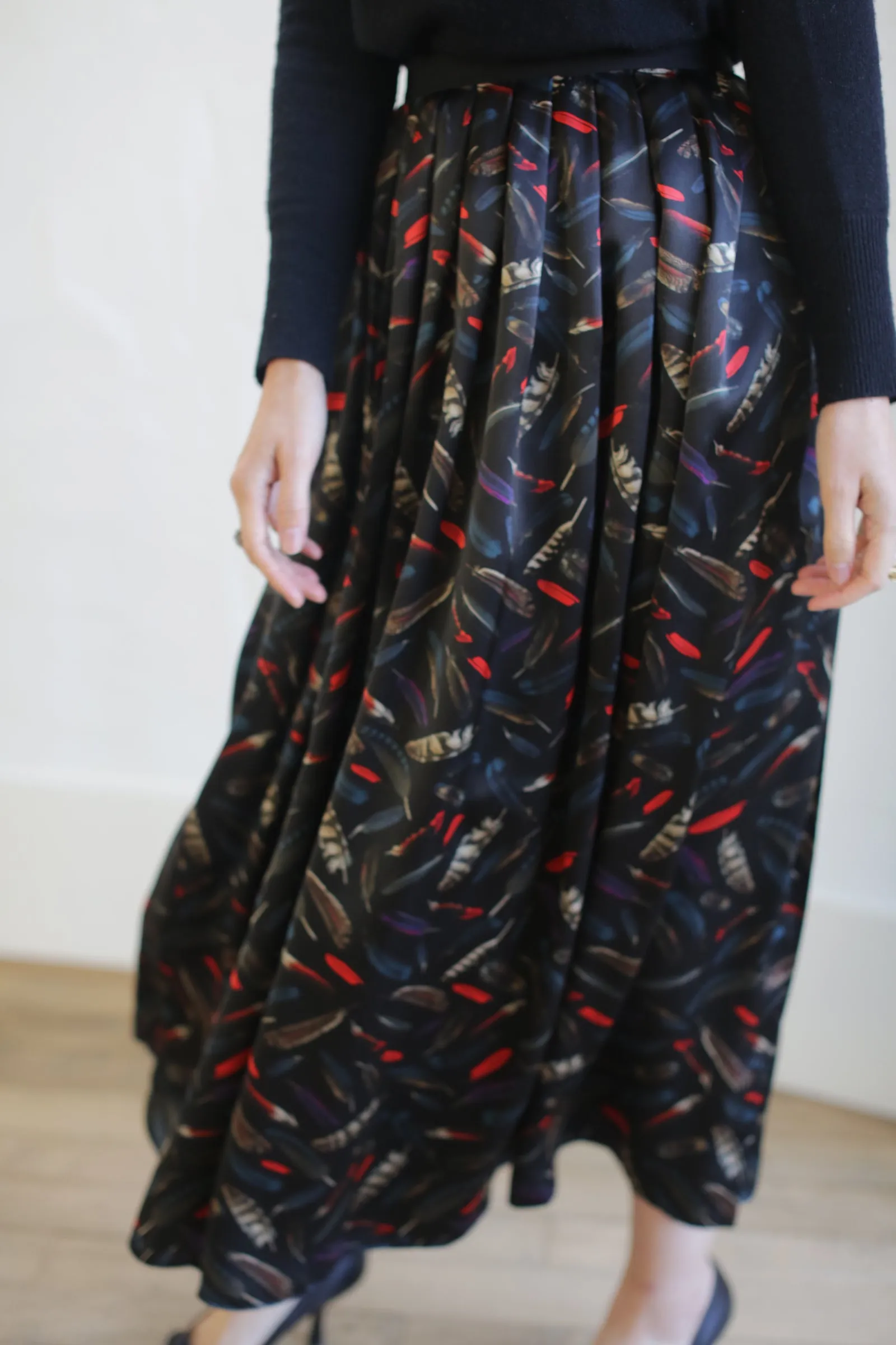 Silk Charmeuse Pleated Wrap Skirt | Feather Print Black