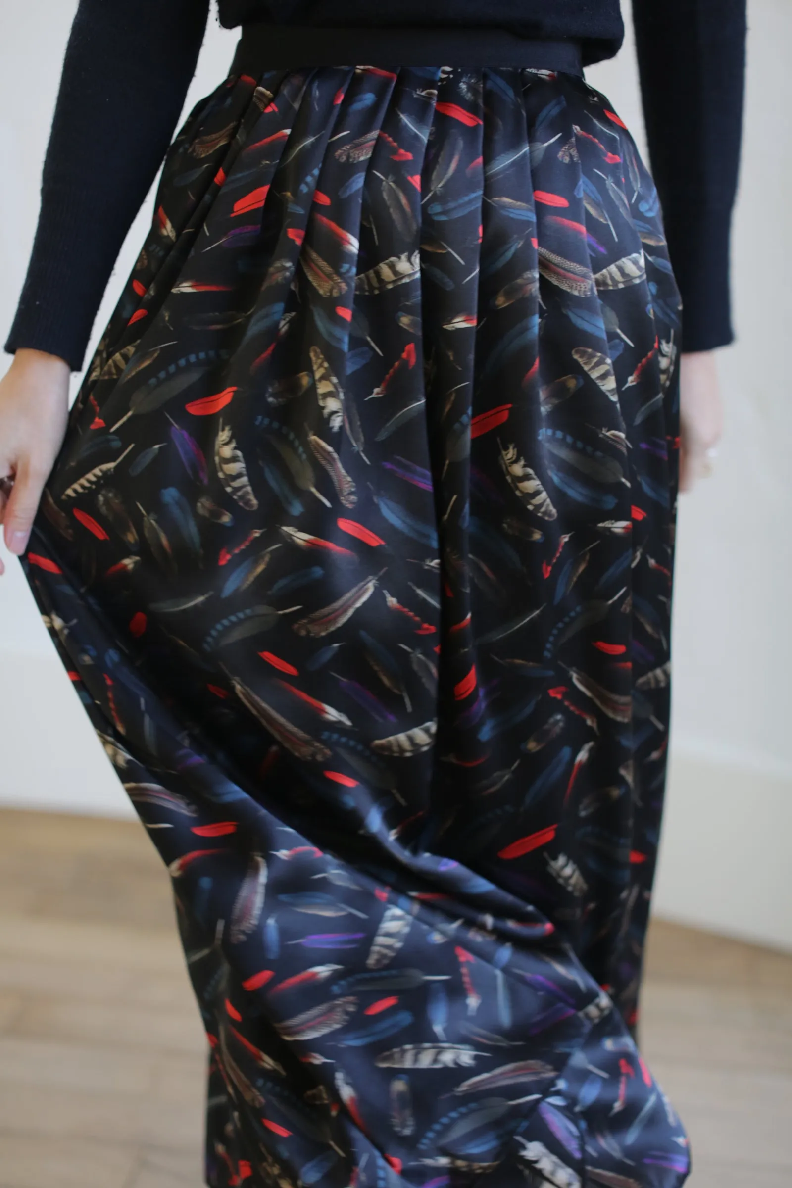 Silk Charmeuse Pleated Wrap Skirt | Feather Print Black